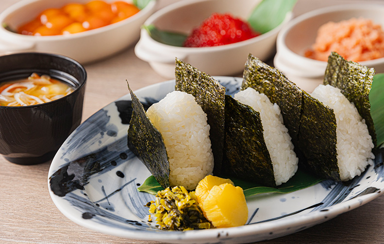 イメージ:日本の地域を結ぶクインテッサホテルのおむすび